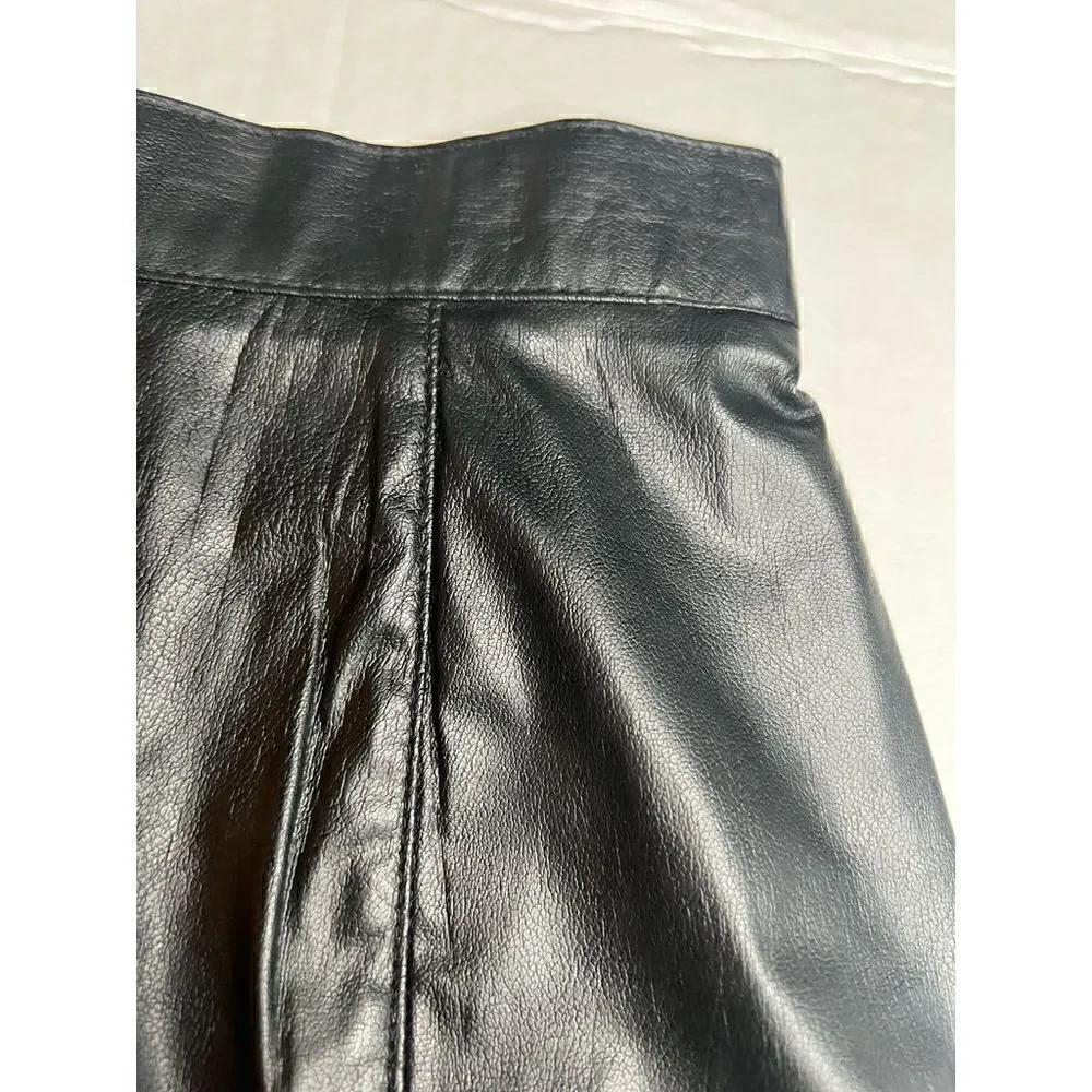 Vintage Extravaganza size 9/10 faux leather skirt